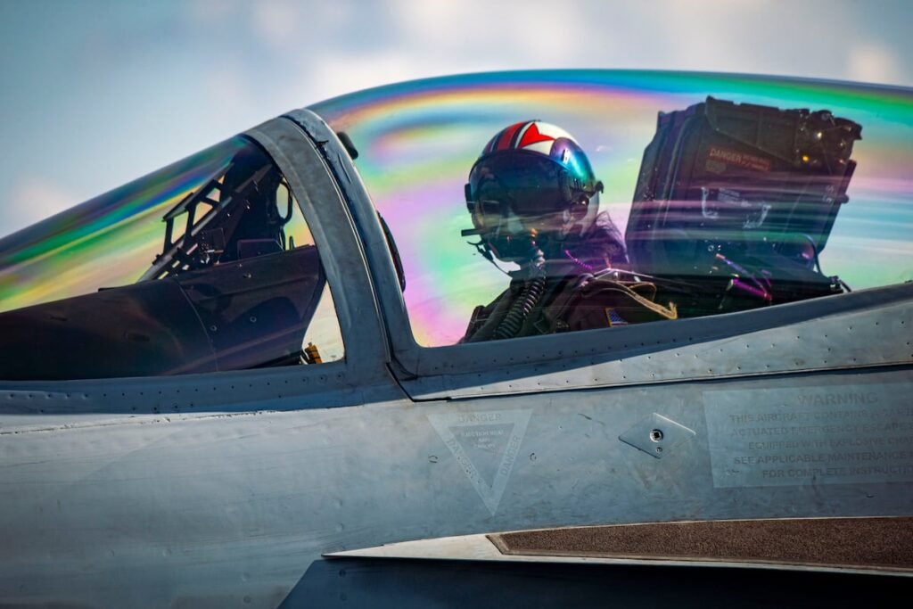 Select naval flight officers, aviators eligible for 0,000 retention bonus