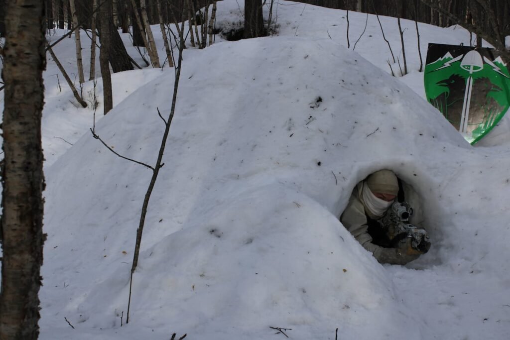 Norway’s elite Arctic soldiers still dig their own snow caves to hide from drones Norway’s elite Arctic soldiers still dig their own snow caves to hide from drones