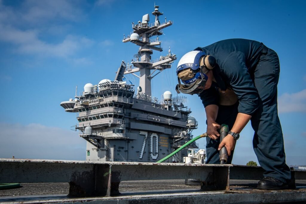 Navy recognizes USS Carl Vinson with Battle ‘E’ award Navy recognizes USS Carl Vinson with Battle ‘E’ award
